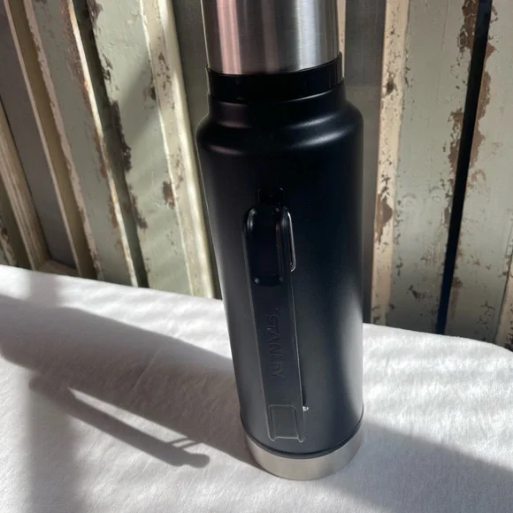 Stanley The Legendary Classic Bottle 2.0 Quart Thermos Insulated - Picture 10 of 12